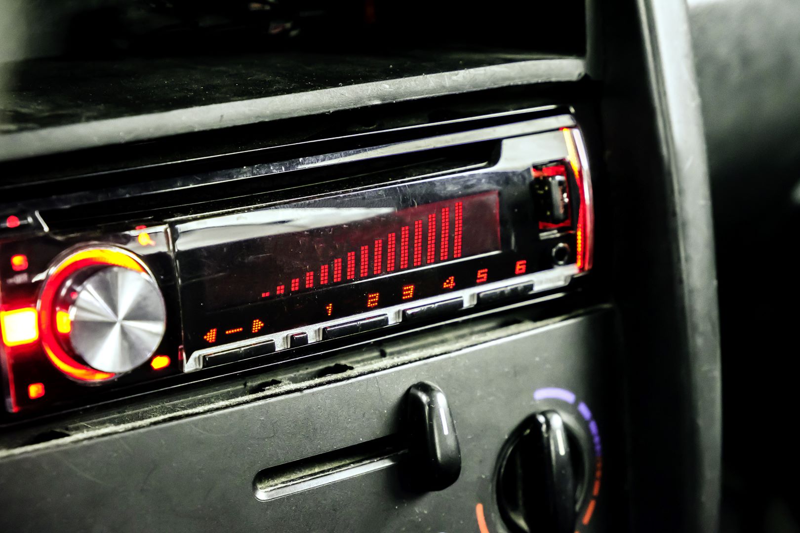 Mon nouvel autoradio ne prend pas en charge les cles USB, que faire